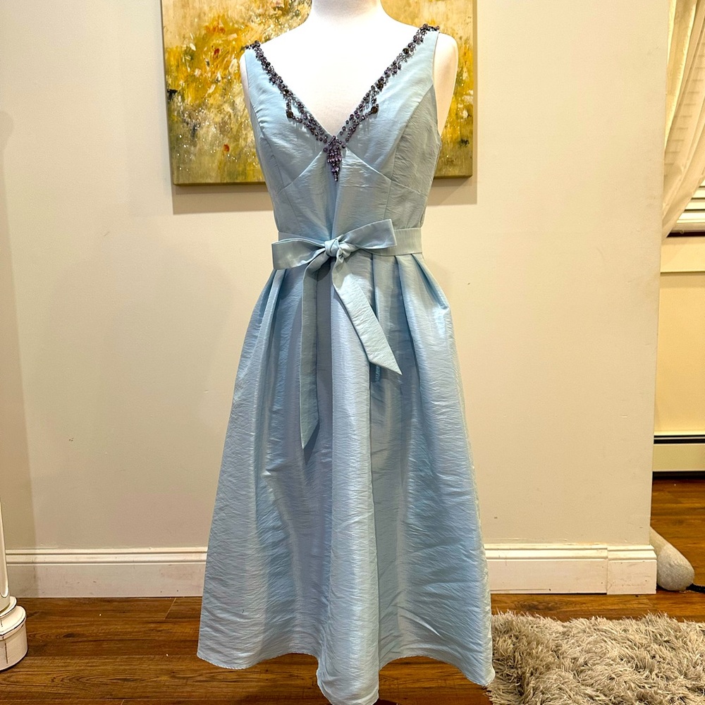 NWOT Betsy & Adam By Linda Bernell size 4. Beautiful baby blue dress